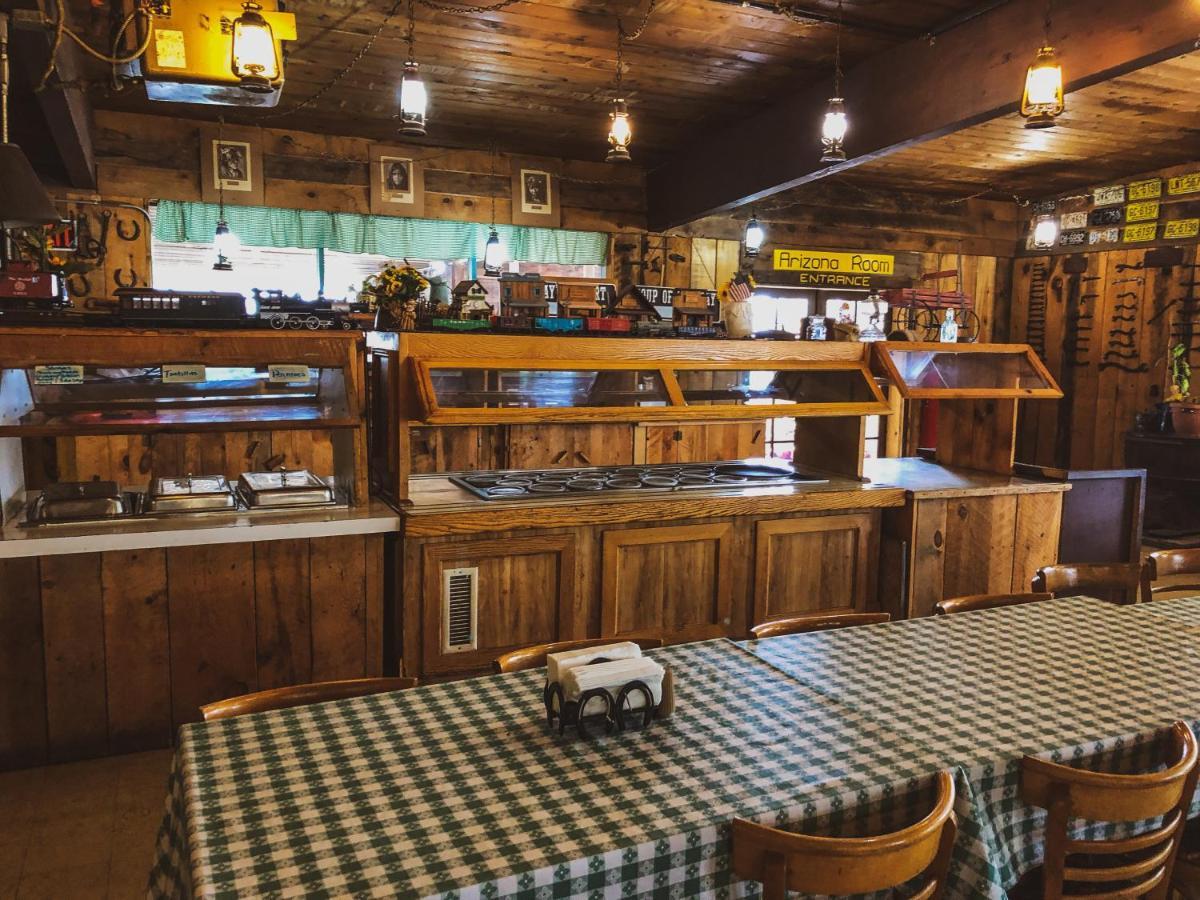Grand Canyon Caverns Inn Peach Springs Esterno foto