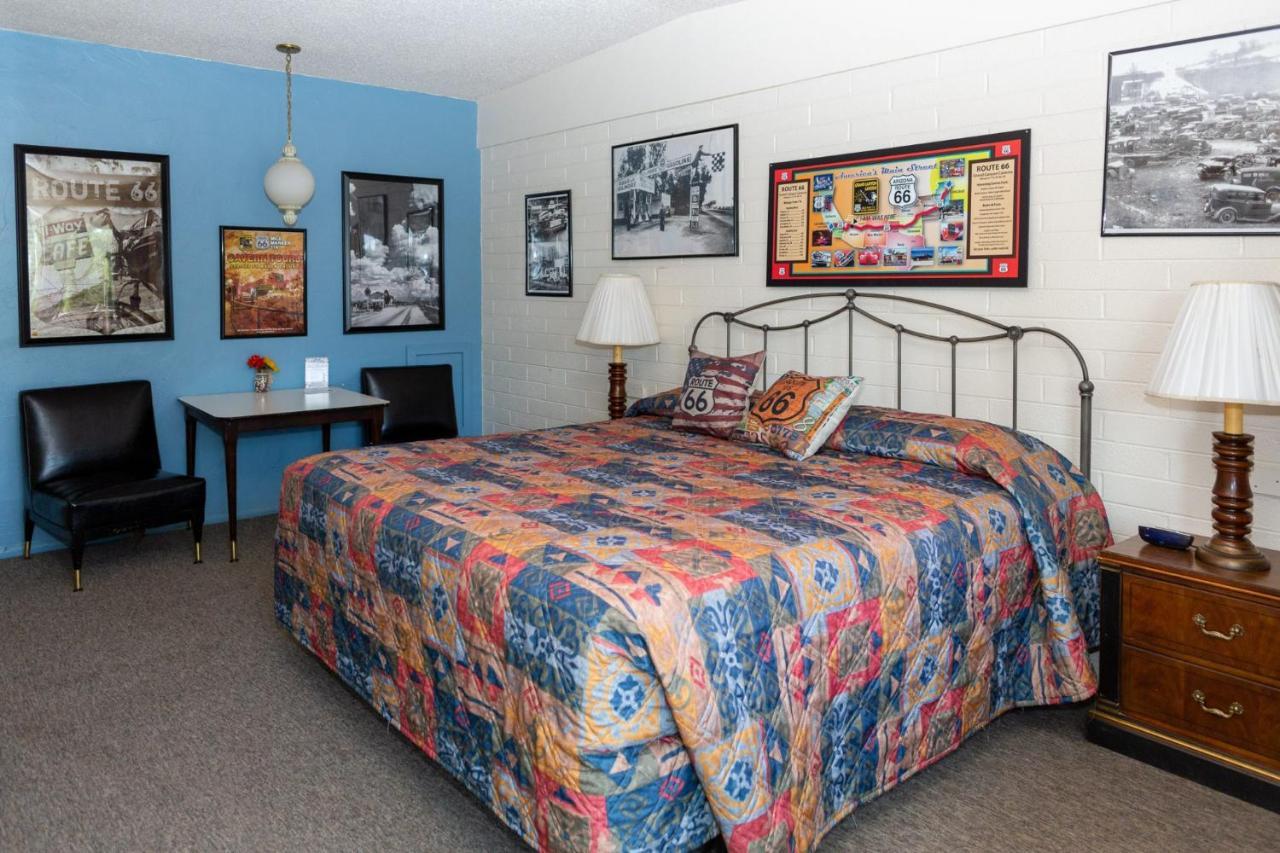 Grand Canyon Caverns Inn Peach Springs Esterno foto