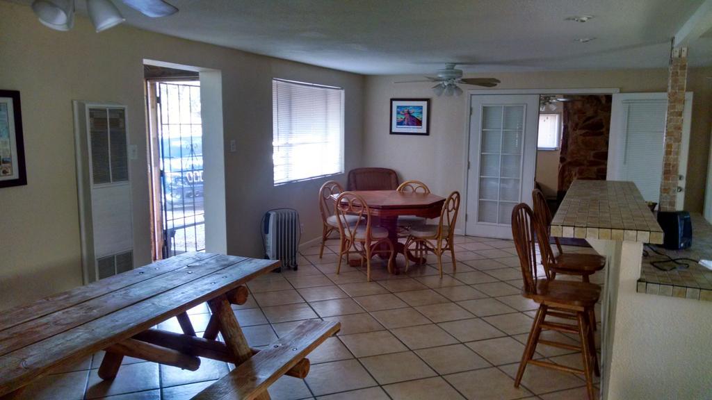 Grand Canyon Caverns Inn Peach Springs Esterno foto