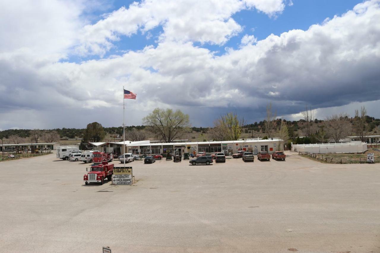 Grand Canyon Caverns Inn Peach Springs Esterno foto