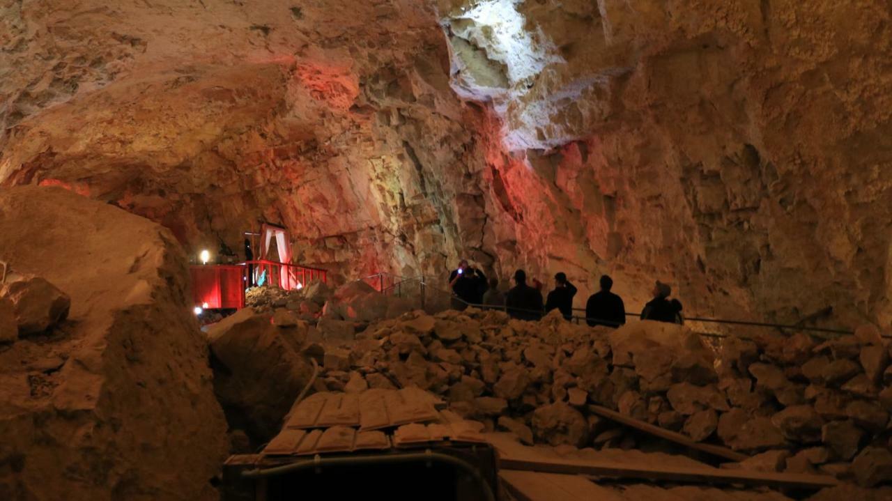 Grand Canyon Caverns Inn Peach Springs Esterno foto