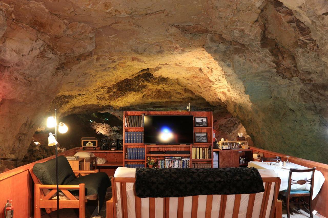 Grand Canyon Caverns Inn Peach Springs Esterno foto