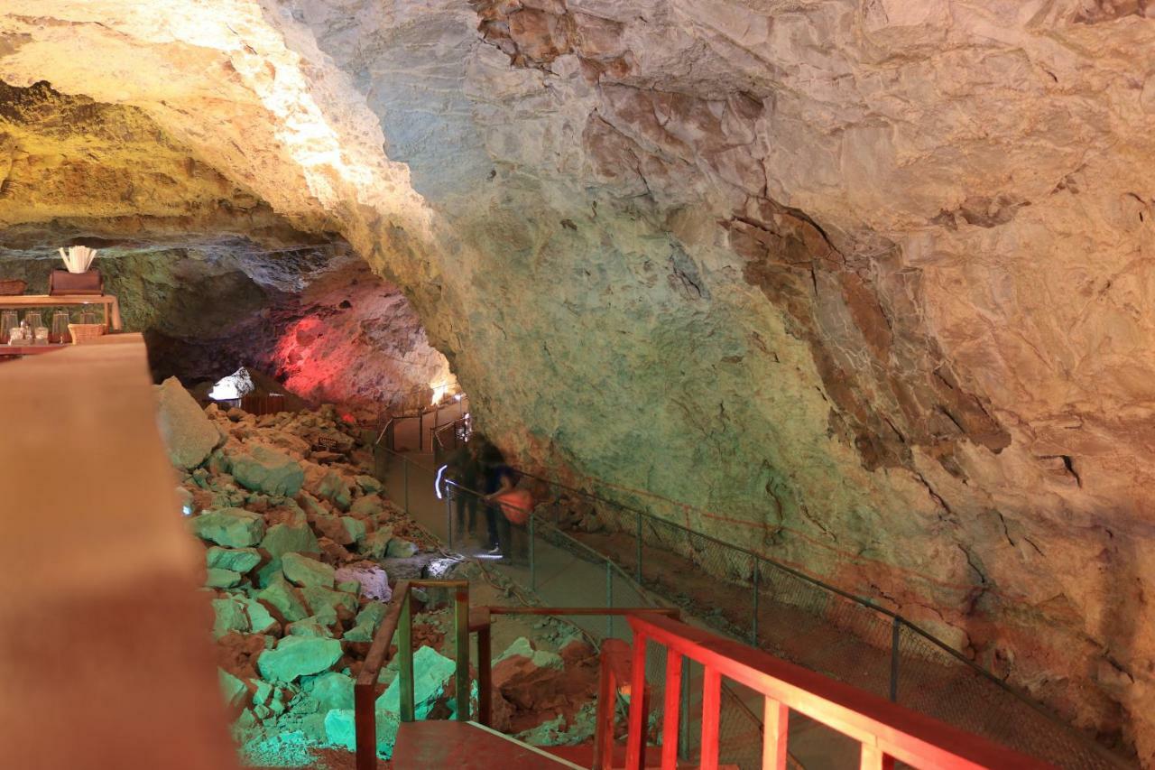 Grand Canyon Caverns Inn Peach Springs Esterno foto